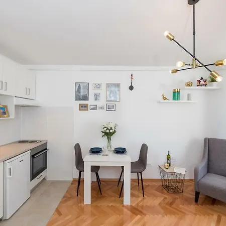 Apartament Apartment Var *
