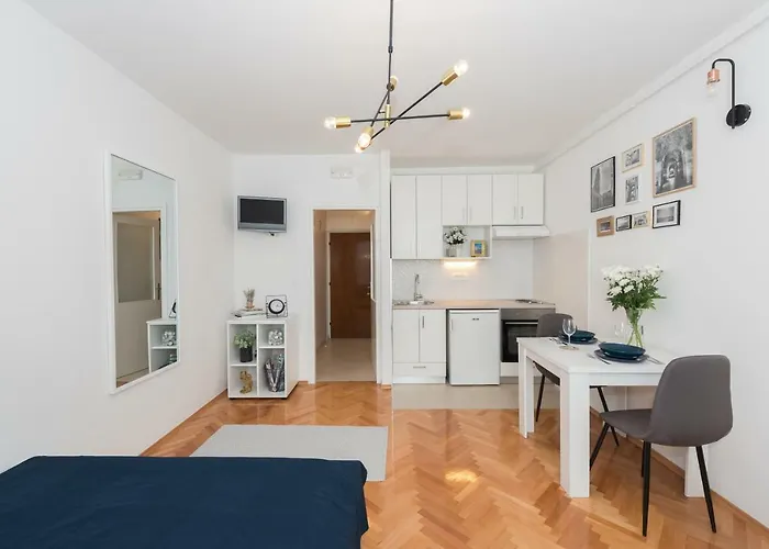 Apartment Var Appartement *